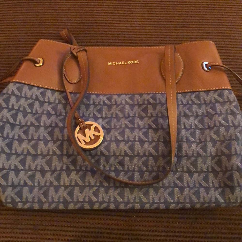 Michael Kors Bag , GOOD AS NEW !!